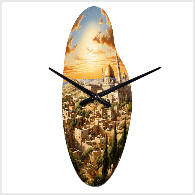 Isordia Judaism Cityscape I - horloge murale incurvée traditionnelle en métal, impression d'horloge murale asymétrique, Grand