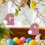 Ornement en forme de lettre de Pâques avec oreilles de lapin en bois-947016627