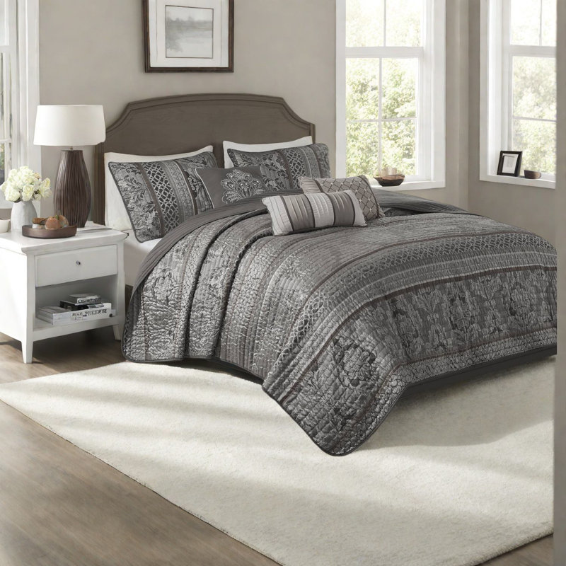 Luxurious Polyester Jacquard Bedding Sets, Reversible Design, Home Elegance