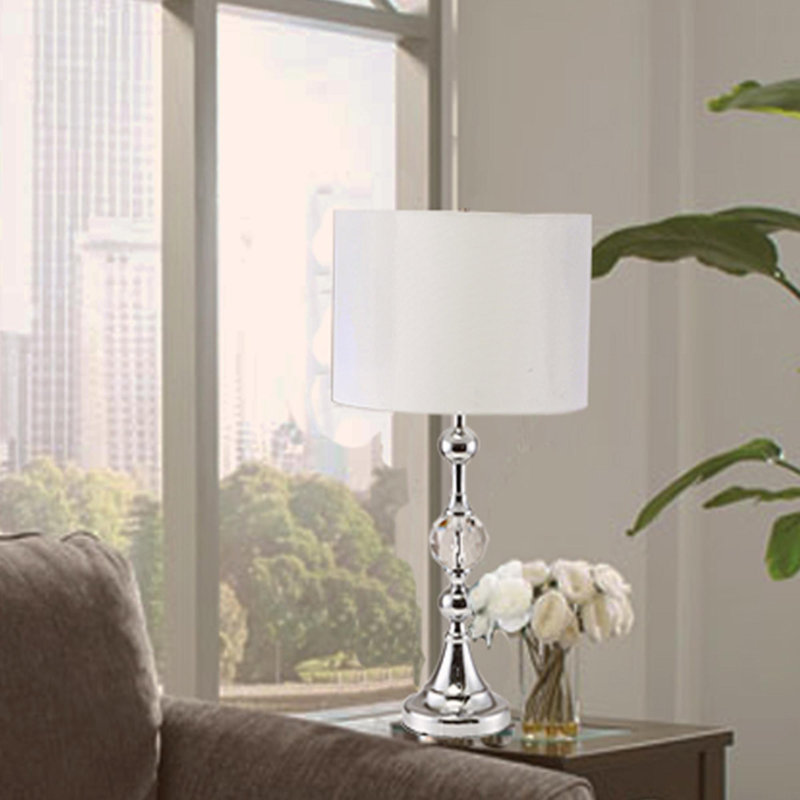 Lampe de table en métal de 29,5 pouces de hauteur «Leona», finition chromée, accents de cristal
