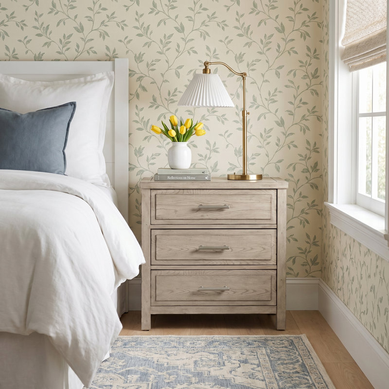 Nevis 28'' W Nightstand