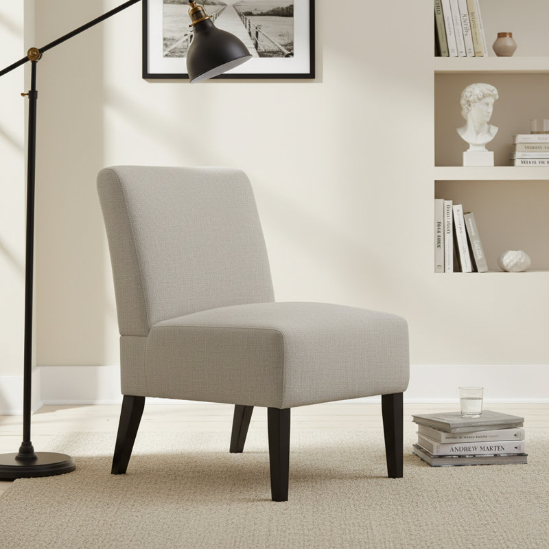 Fauteuil de chambre moderne rembourré avec dossier lisse et pieds en bois d'hévéa