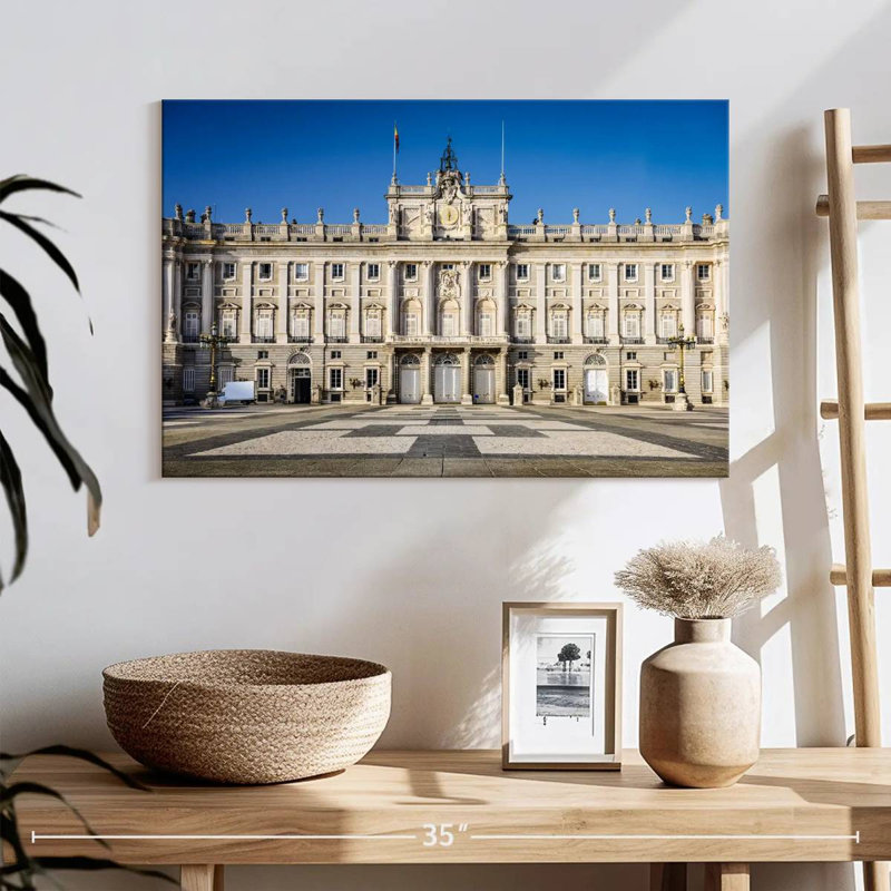 Palais royal de Madrid, H 16 po x l 24 po