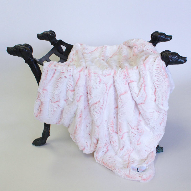 Couverture en polyester Whisper Dog, Fleur, 58 po x 58 po