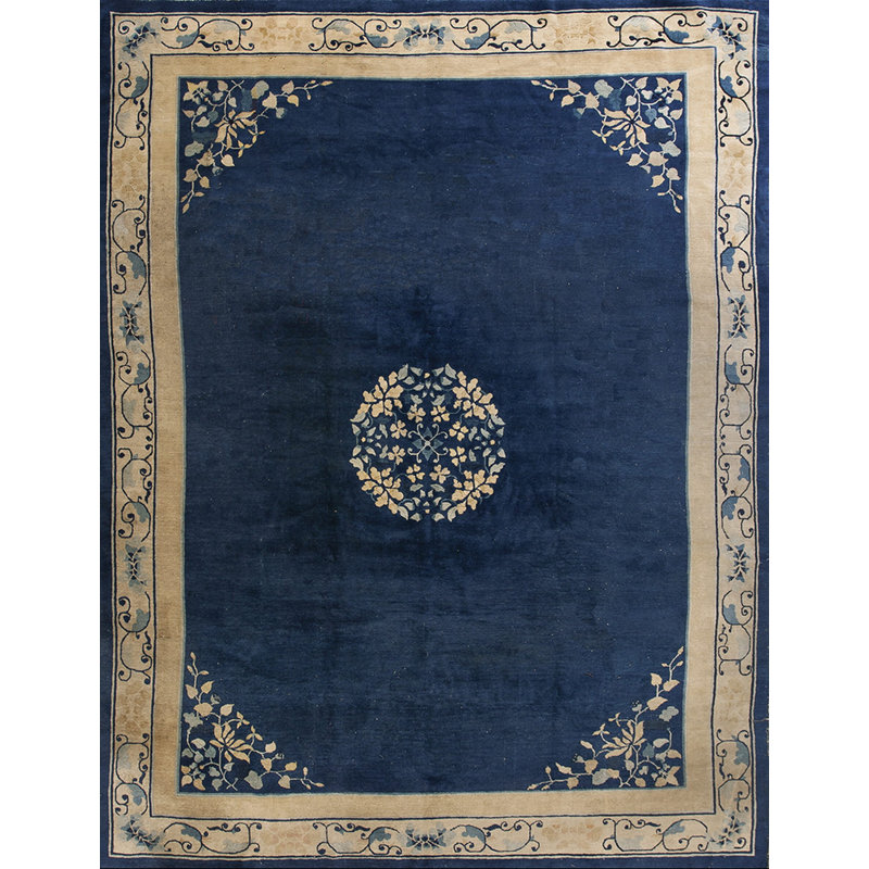 Tapis bleu antique en laine noué des années 1920