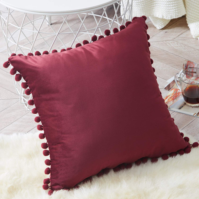 Housse de coussin Pom Pom, Rouge foncé, 18 po x 18 po