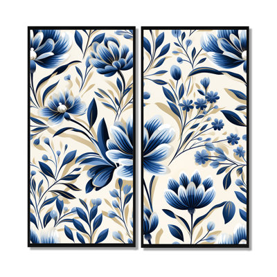 Grandes fleurs bleues et blanches damassées