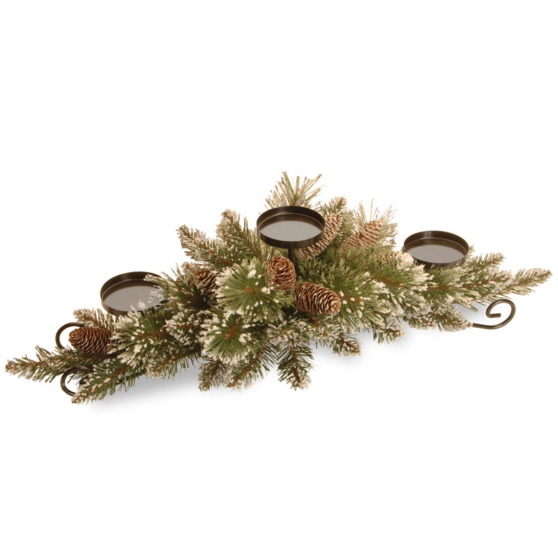 Le centre de table et porte-bougie en pin à poils scintillants 30 po The Holiday Aisle®