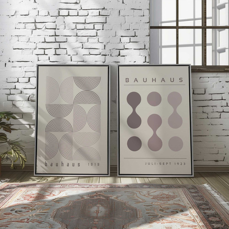 «Bauhaus Flow and Composition» en taupe I, ensemble de 2, Cadre flottant noir satiné, H 30 po x l 42 po