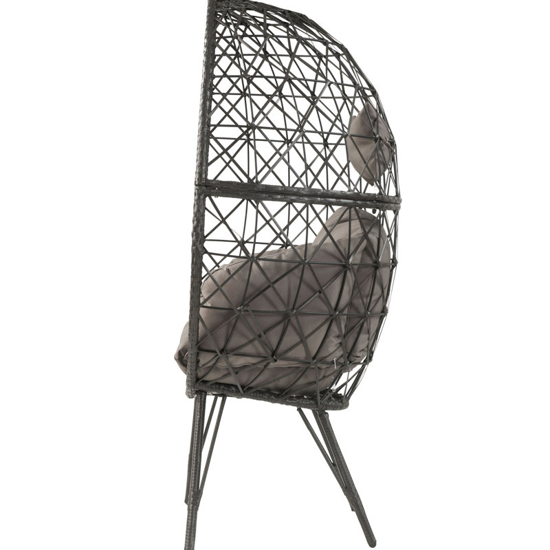 Élégante chaise de patio avec coussin confortable - Dossier de détente contemporain gris et noir
