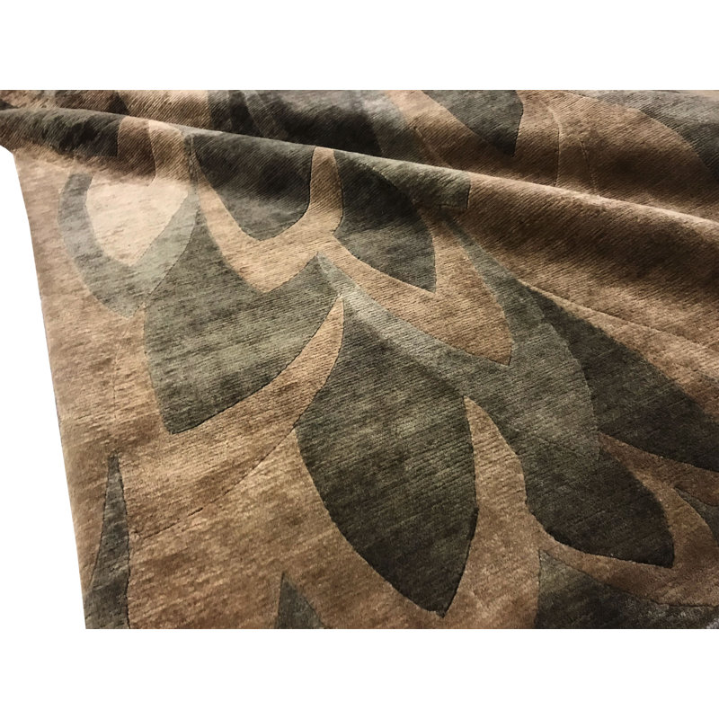 Wool Area Rug in Brown