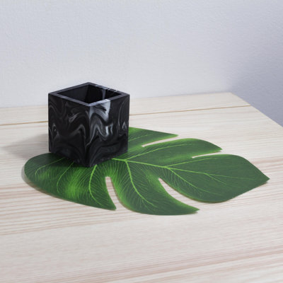 Neomi Square Pen Pot