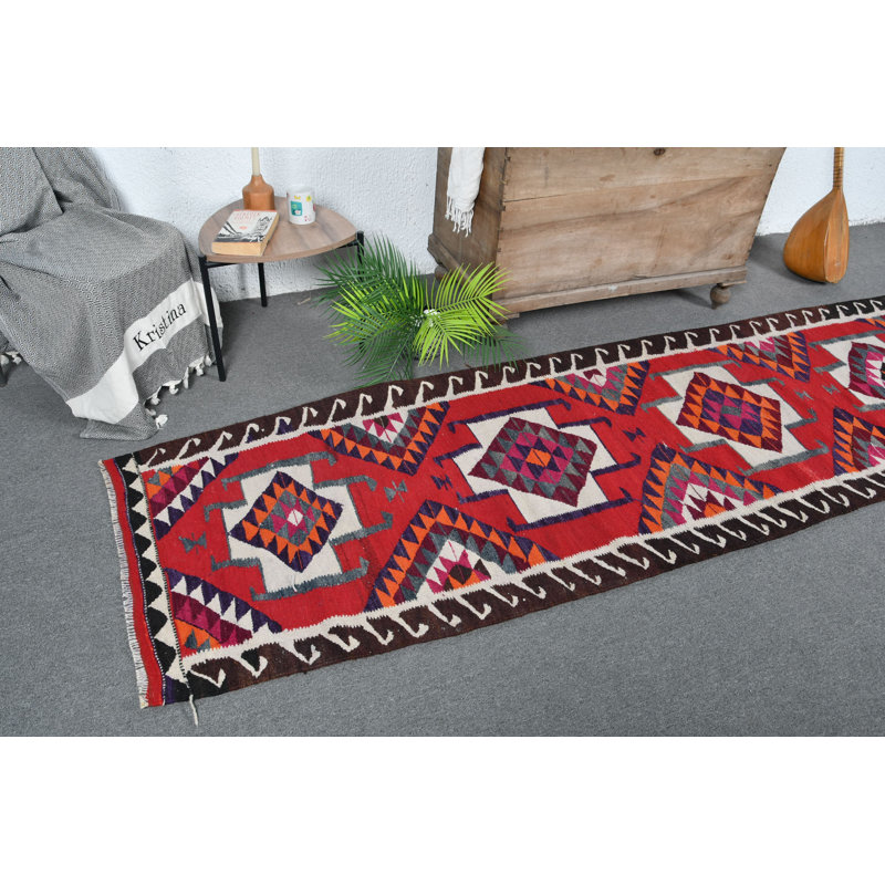 Tapis turc Kilim fabriqué à la main en rouge avec motif géométrique idéal pour les couloirs ou les décors bohémiens brun / rouge