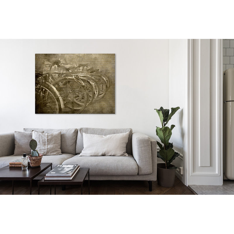 « bicyclettes » par kimberly allen, reproduction de photo sur toile tendue, H 24 po x l 32 po x P 1,5 po
