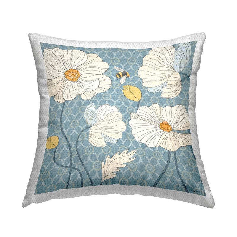 Coussin d'extérieur à motif floral en treillis par Jennifer Brinley rep. Levison Designs
