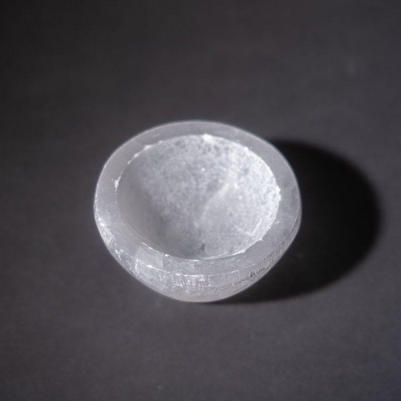 Véritable bol en sélénite poli (138,3 grammes)