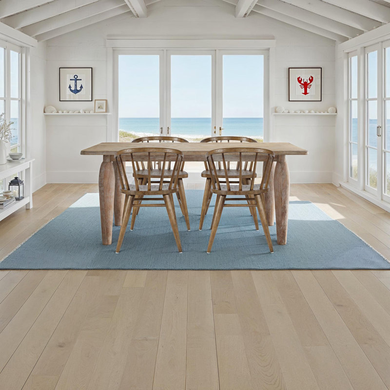 Ensemble de salle à manger en bois massif Crumbley avec chaises Classic, 5 pièces: table, 4 chaises, Châtaigne