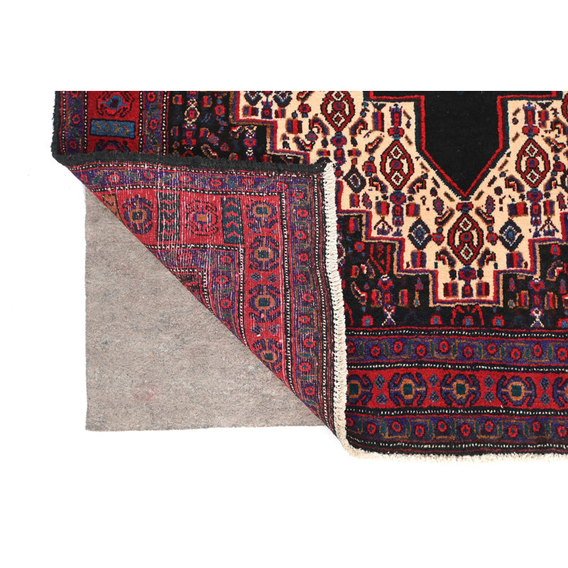 Tapis oriental tribal prune 4 x 5 One-of-a-Kind