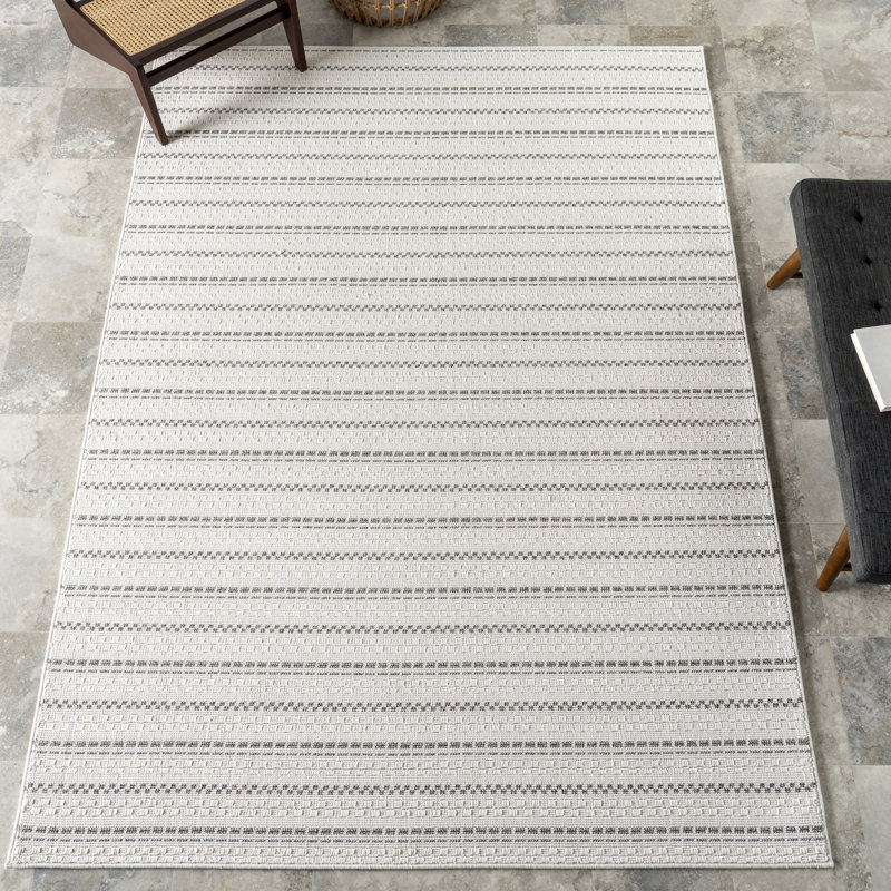 Cream Geometric Pattern Synthetic Indoor/Outdoor Area Rug 4' x 6'