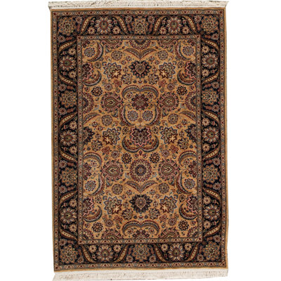Tapis doré, vert et rouge noué à la main de haute qualité