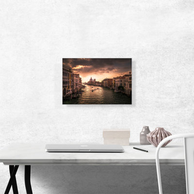 «Venetian Canal Italy», reproduction de photo sur toile tendue