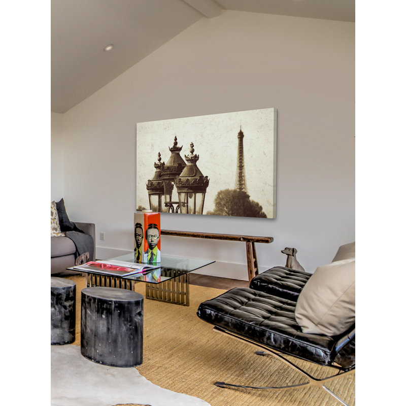 Reproduction d’art sur toile tendue "lampes et tour eiffel" par jody stuart, H 20 po x l 30 po x P 1,5 po