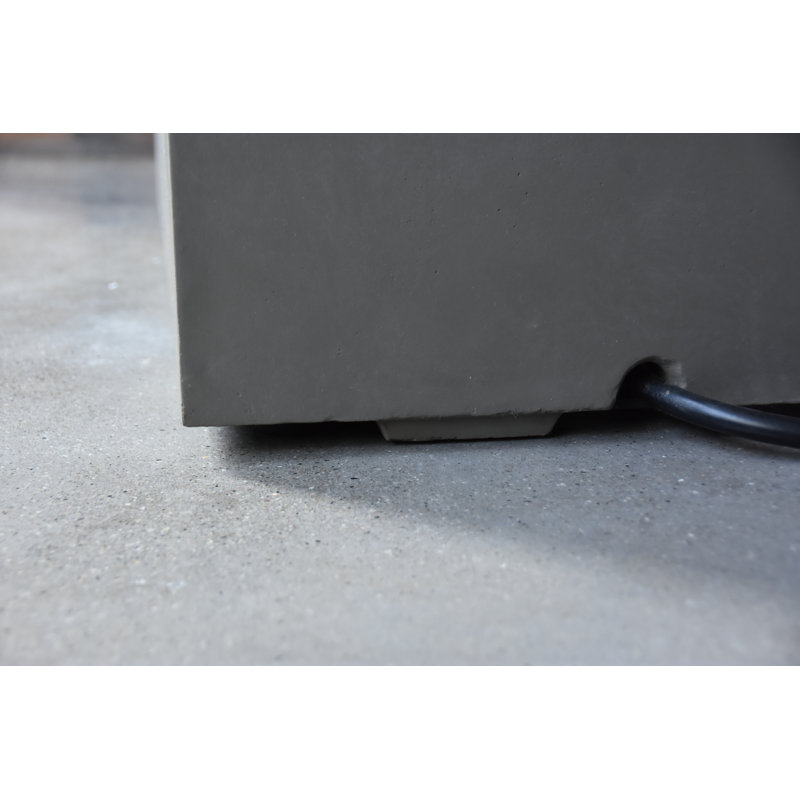 Foyer d'extérieur en béton gris clair de 27 po Nesibe de 40 000 BTU - comprend des pierres de lave et un revêtement en PVC