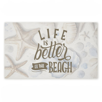 Tapis de porte d'extérieur Better At Beach Seashells, par Kim Allen, 18 po x 30 po