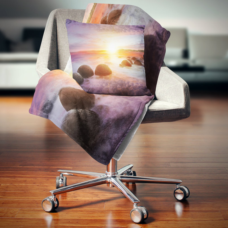Housse de coussin et insert carré photo Evening Sun sur Moeraki Boulders Seashore, 18 po x 18 po