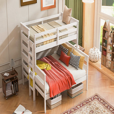 Lit simple superposé au-dessus de grand lit en bois avec échelle Wood