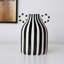 Vase rayé en céramique avec poignée, décor minimaliste moderne de style bord de mer pour centres de table, bureau de cuisine, bibliothèque, décor de chambre à coucher-1375806380