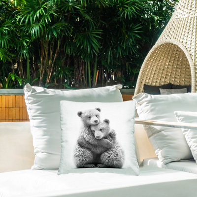 Coussin décoratif imprimé deux ours en peluche par Annalisa Latella