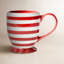 Tasse à volants à rayures rouges