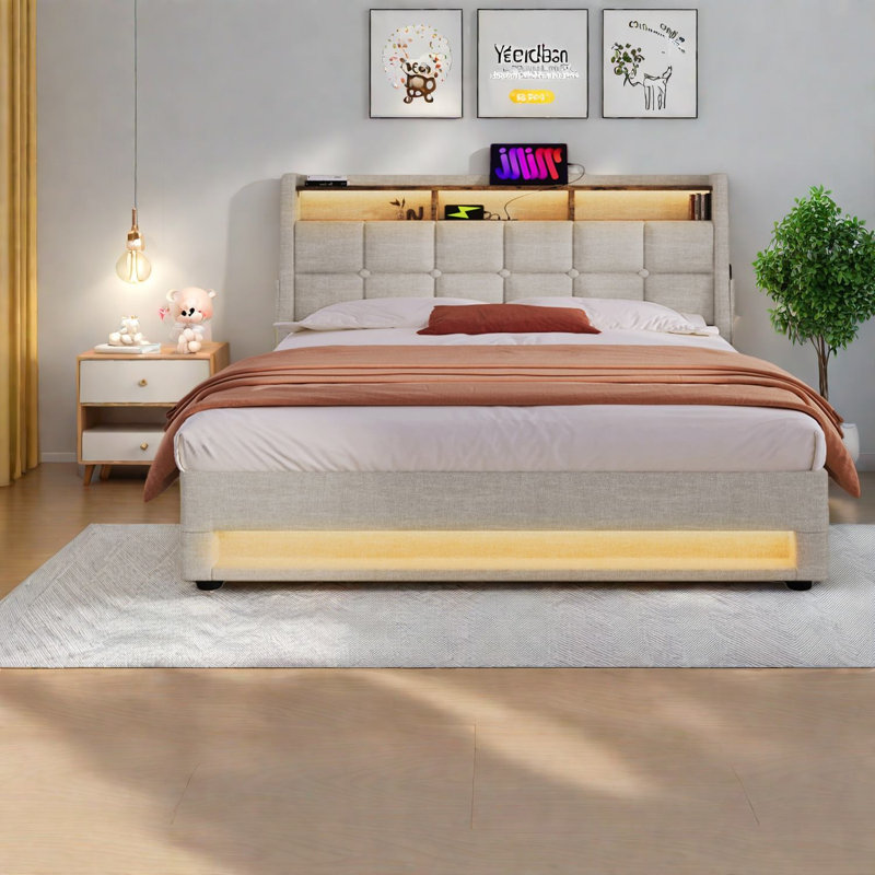 Grand lit plateforme tapissier avec rangement hydraulique, éclairage DEL et charge USB au fini naturel