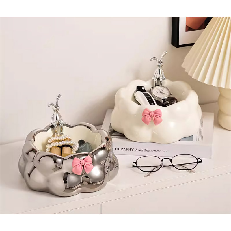 Istrate Figurines & Sculptures