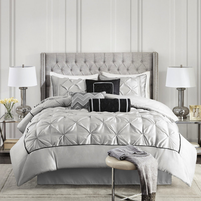 White  7 Piece Bedding - Elegant 1 Comforter, 2 Shams, 3 Pillows, Bed Skirt Wash And Iron Smoothly With Decorative Machine Washable