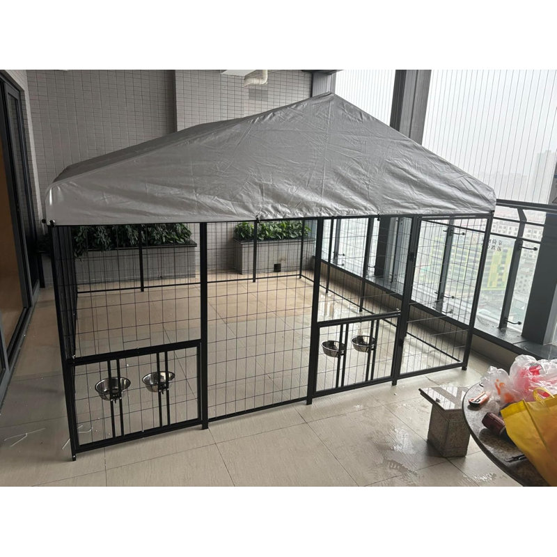 Chenil en métal avec 4 coups, H 78 po x l 118 po x P 117 po