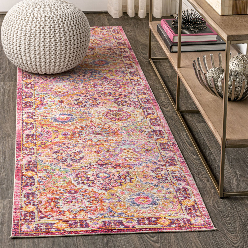 Tapis fuchsia Stgeorge, Rectangle 5 pi 3 po x 7 pi 7 po