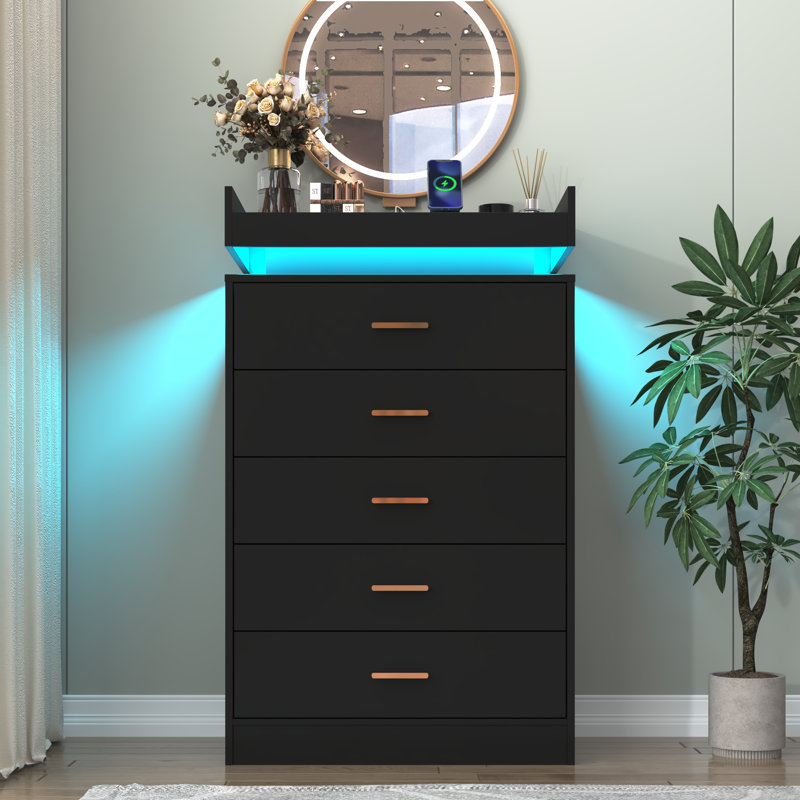 Commode 5 tiroirs 27,6 po avec station de charge et lumières DEL, Black