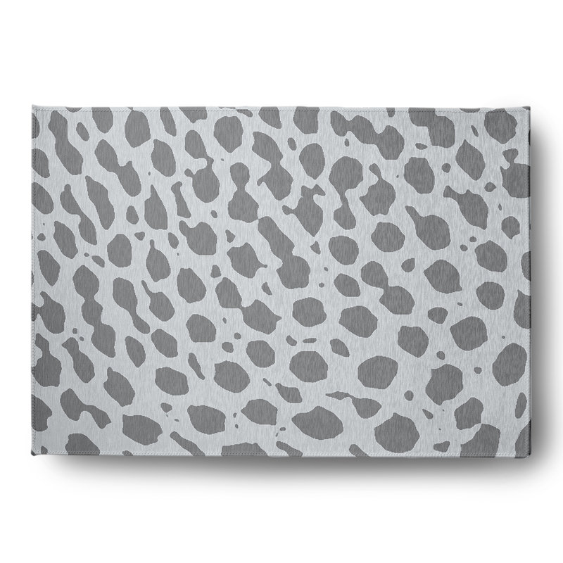 Kolbyn Chenille Animal Print Indoor / Outdoor Rug, Rectangle 5' x 7'