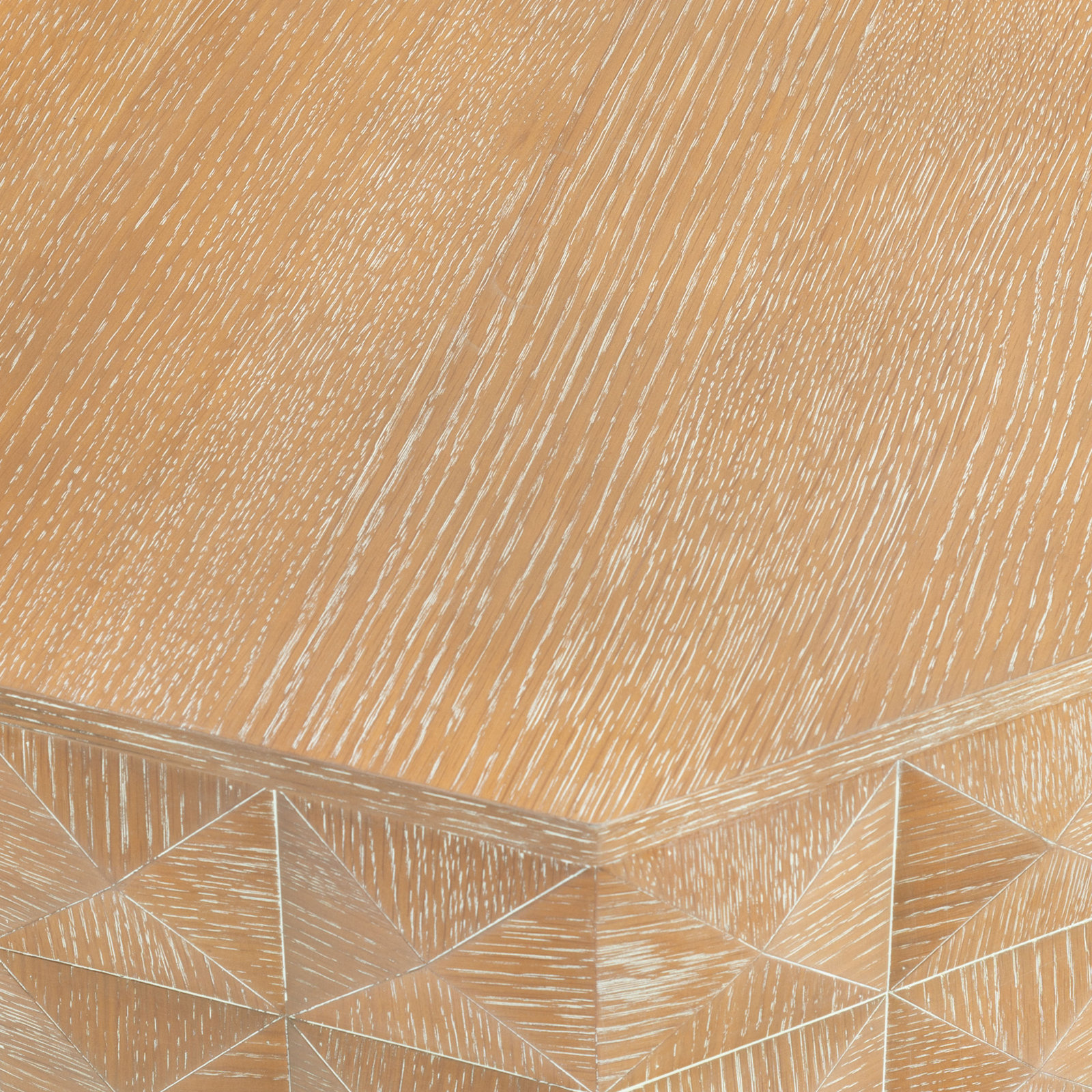 Iriye 20" End Table, Natural