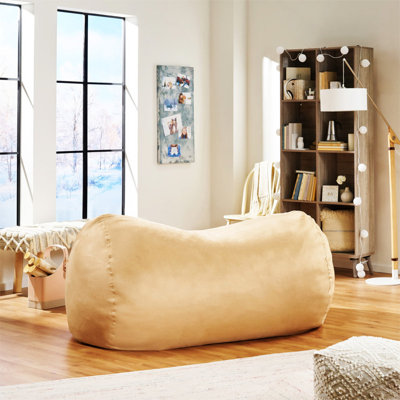 Fauteuil à billes cylindrique en suède de microfibre 6,5 pi Asher, PVC champagne, H 25 po x l 70 po x P 54 po