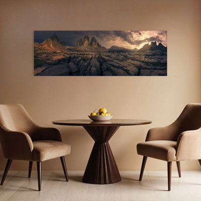 «Dramatic Mountain Sunset», art contemporain contemporain de montagne, paysage dramatique