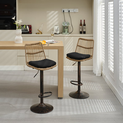 Ensemble de 2 tabourets de bar en rotin, chaise de bar pivotante à 360 °, chaise à hauteur de comptoir avec repose-pieds pour la cuisine et la salle à manger