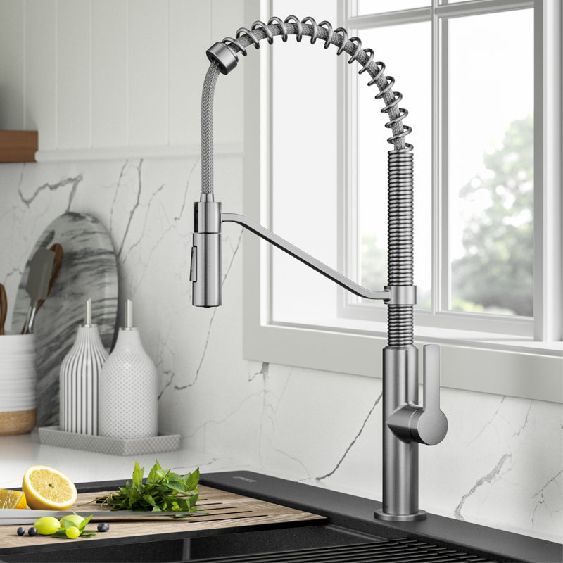 Robinet de cuisine rétractable à poignée simple KRAUS Oletto de style commercial en acier inoxydable sans taches, KPF-2633SFS
