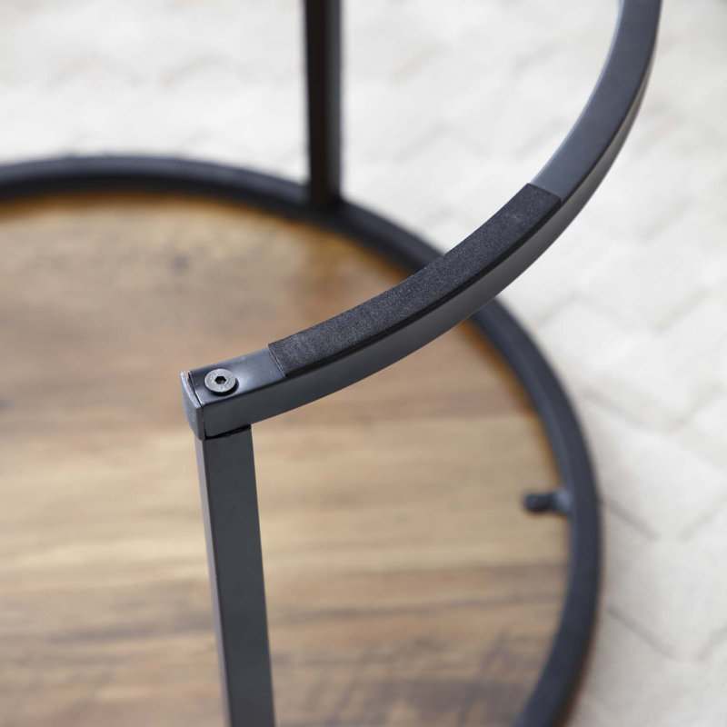 Ensemble de 2 tables gigognes polyvalentes, idéales pour toutes les pièces et tous les styles, avec une conception durable et peu encombrante.