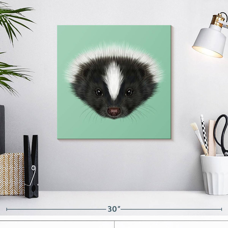 Crowle Skunk Head, 16" H x 16" W