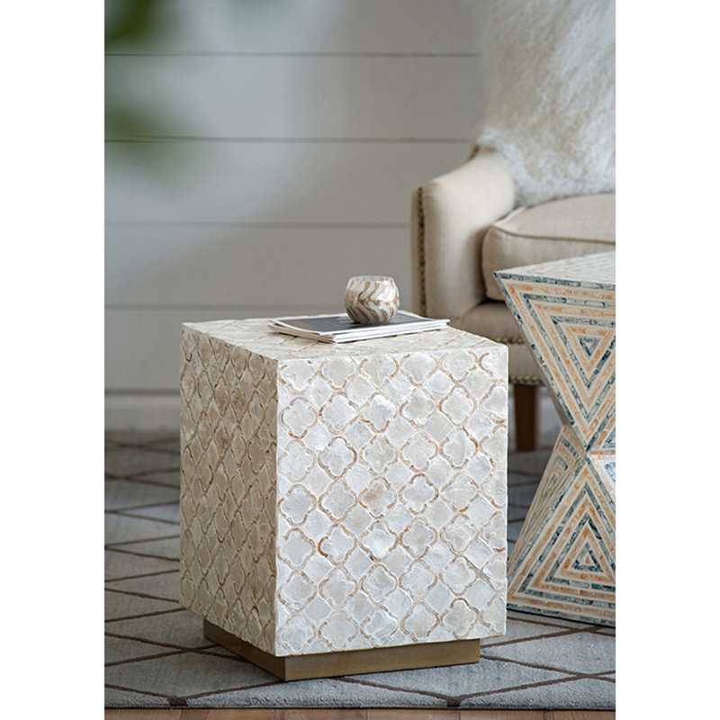 Tabouret 14 x 14 x 18 po, crème, en forme de losange, base en laiton, pièce décorative d'intérieur