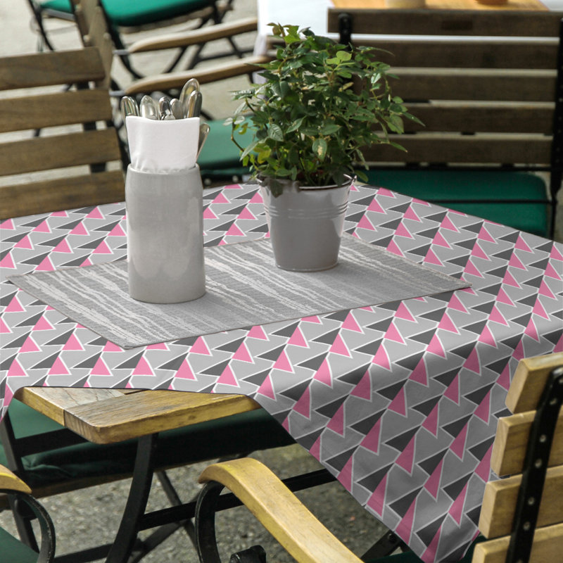Shifted Arrows Tablecloth, Pink