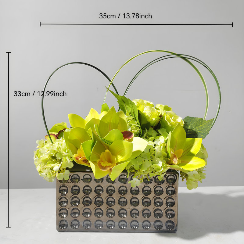 Ornements de fleurs simulées